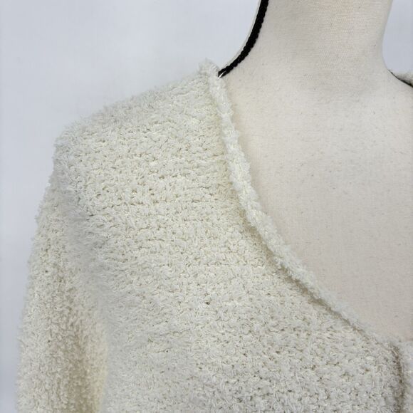 POL Clothing Women's Ivory Fuzzy Knit Crew Neck Sweater SZ Small Soft Oversized - Picture 4 of 9